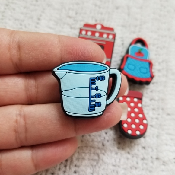 Bakers charms set for Crocs - Picture 3 of 4